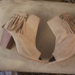 Tan open toes booties w/zipper down side